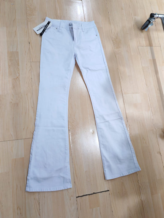 Jeans bianco a zampa
